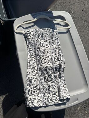NWOT Novella Royale Iris Pants SZ L